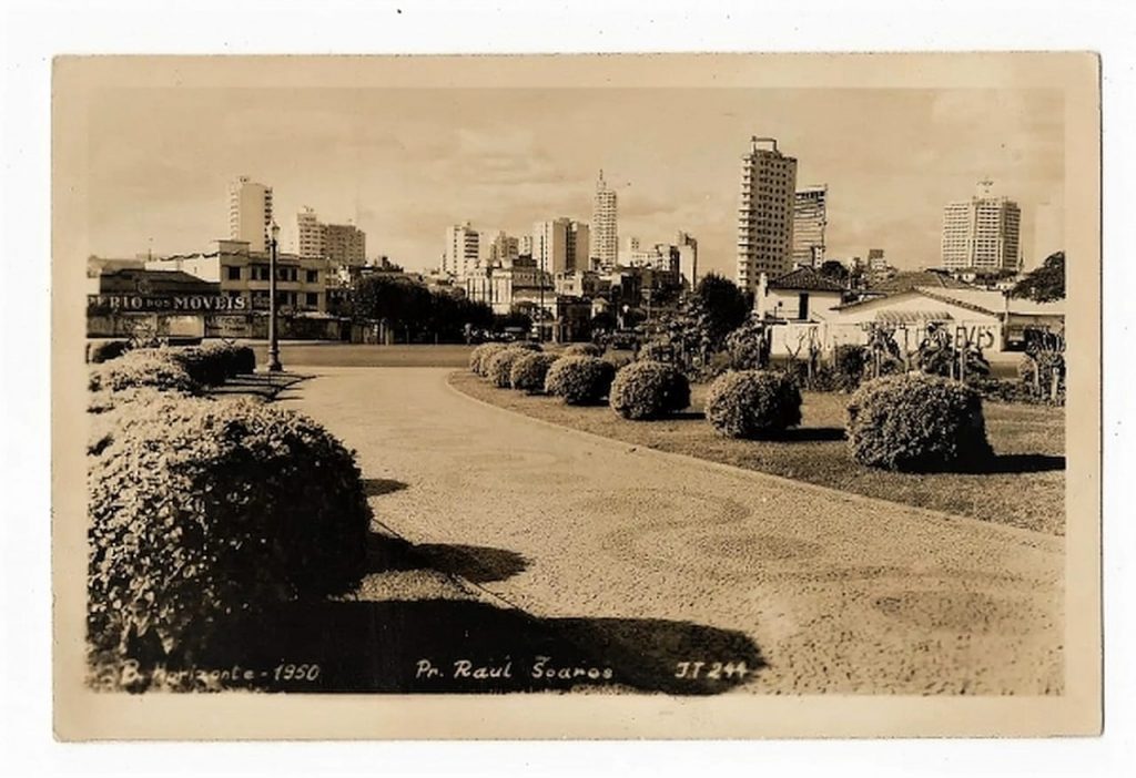| Casa do Colecionador Cartão Postal Fotografico - Belo Horizonte - MG - Praça Raul Soares - Anos 50