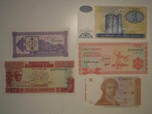 20 Cédulas Estrangeiras Diferentes Valores e datas difíceis, décadas de 80 e 90, todas Flor de Estampa - Coleção - Veja relação abaixo / a2