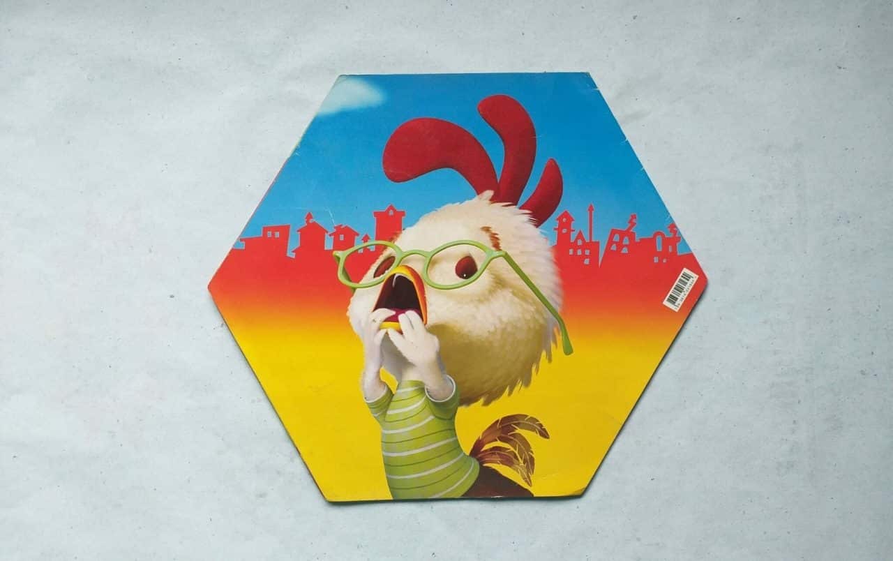 | Casa do Colecionador Álbum de Figurinhas - O Galinho Chicken Little - Disney (Incompleto com 108 fig coladas) 2006