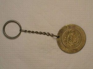 Bonito Chaveiro Moeda) 1.000 Réis - 1927 / República - Bz/al / Cod. 210