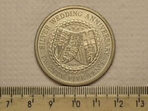Ilha do Homem ) 25 Pence - 1972 / Silver Wedding - Rainha Elisabeth II / Níquel / Flor de Cunho / Cod. 240