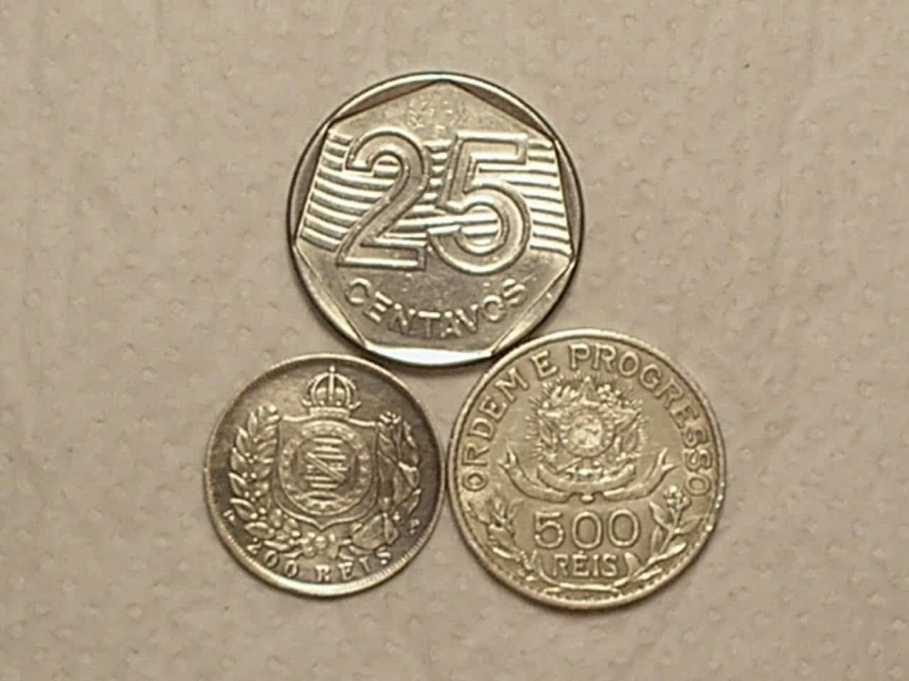 | Casa do Colecionador Trio) 200 Réis - 1867 + 500 Réis - 1913 + 25 Centavos - 1995 Fao - S/Fc / cod. 130.5