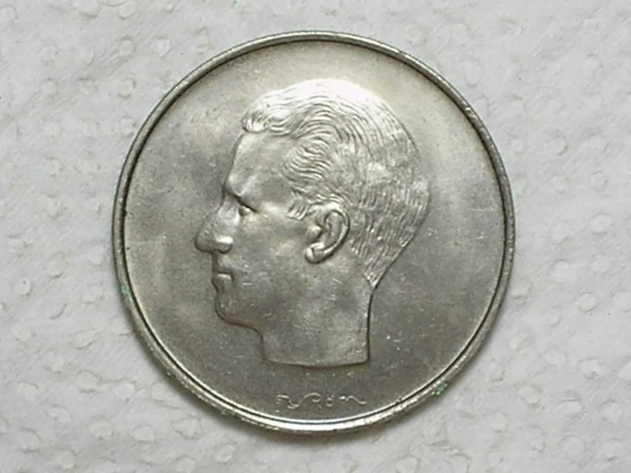 | Casa do Colecionador Uruguay) 2 Centesimos - 1924/1943/1947 + 5 Centesimos - 1951 / Bz/al / m370