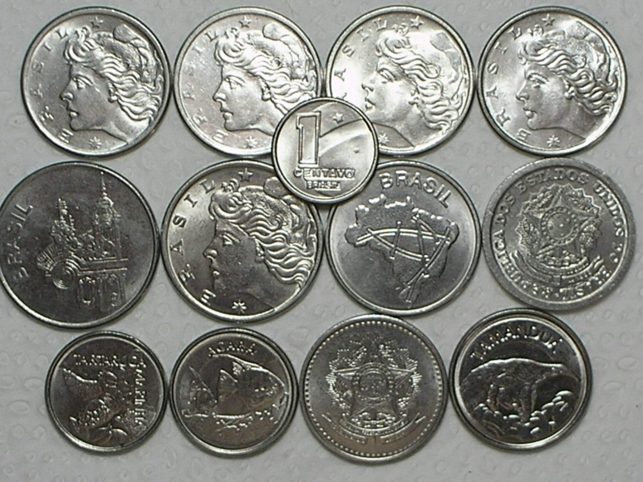| Casa do Colecionador 1 Centavo - 1990 Data escassa Flor de Cunho + 12 Moedas diferentes maioria Flor de Cunho / cod. 570.1