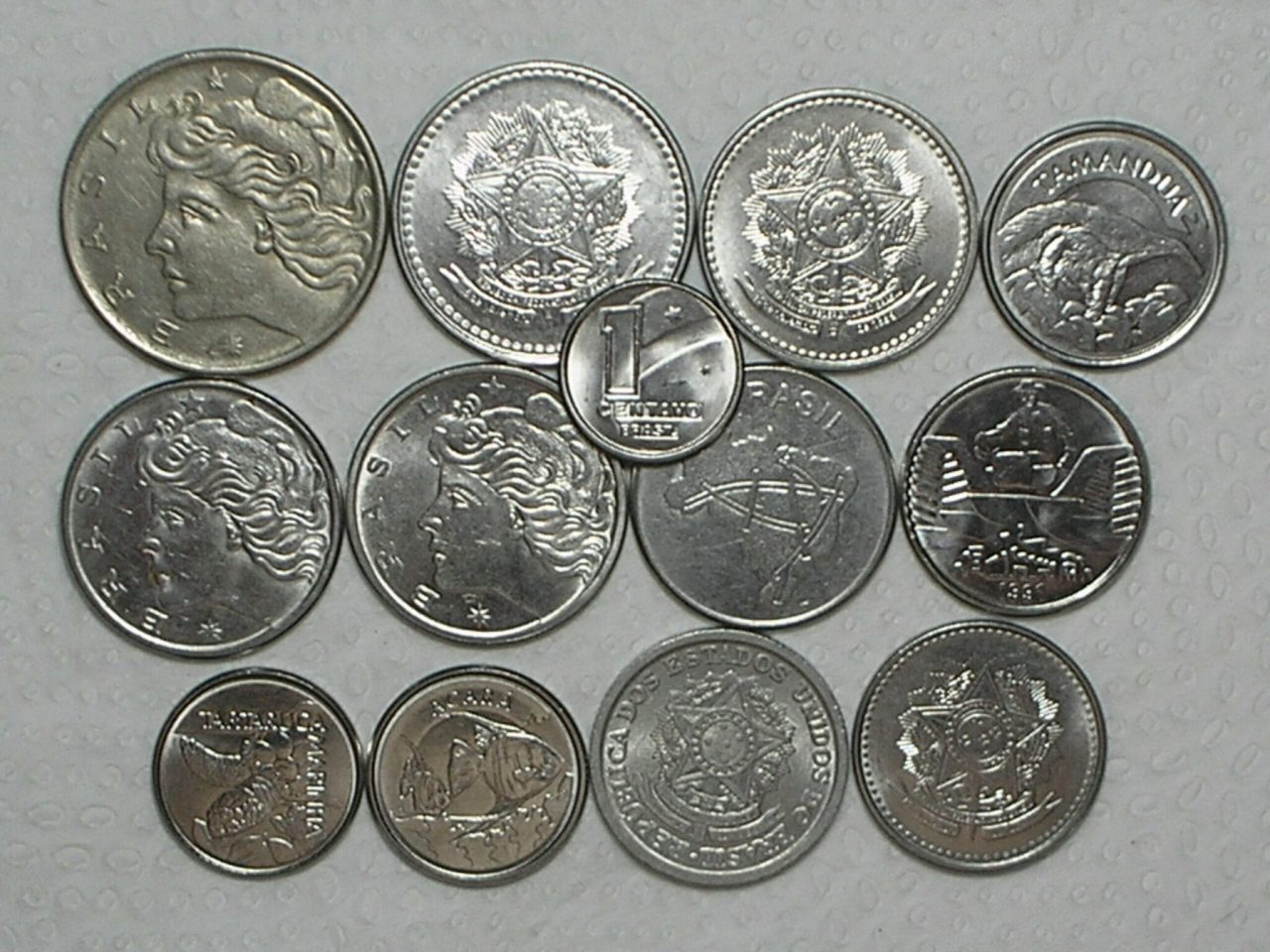 | Casa do Colecionador 1 Centavo - 1990 Data escassa Flor de Cunho + 12 Moedas diferentes maioria Flor de Cunho / cod. 570.2