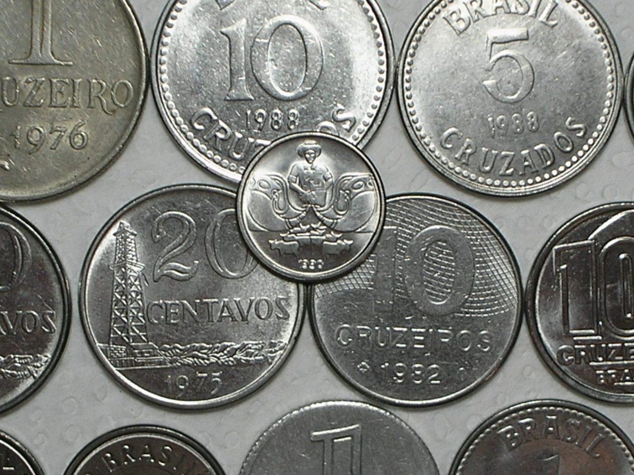 | Casa do Colecionador 1 Centavo - 1990 Data escassa Flor de Cunho + 12 Moedas diferentes maioria Flor de Cunho / cod. 570.2