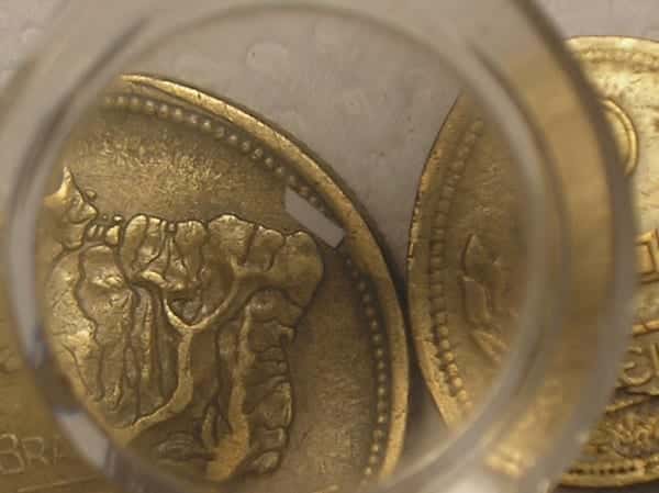 | Casa do Colecionador 5 Moedas com defeitos incluindo 10 Centavos - 2005 com a Letra O Tampada por empastamento e outras / cod.820