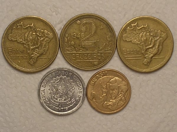 | Casa do Colecionador 5 Moedas com defeitos incluindo 10 Centavos - 2005 com a Letra O Tampada por empastamento e outras / cod.820