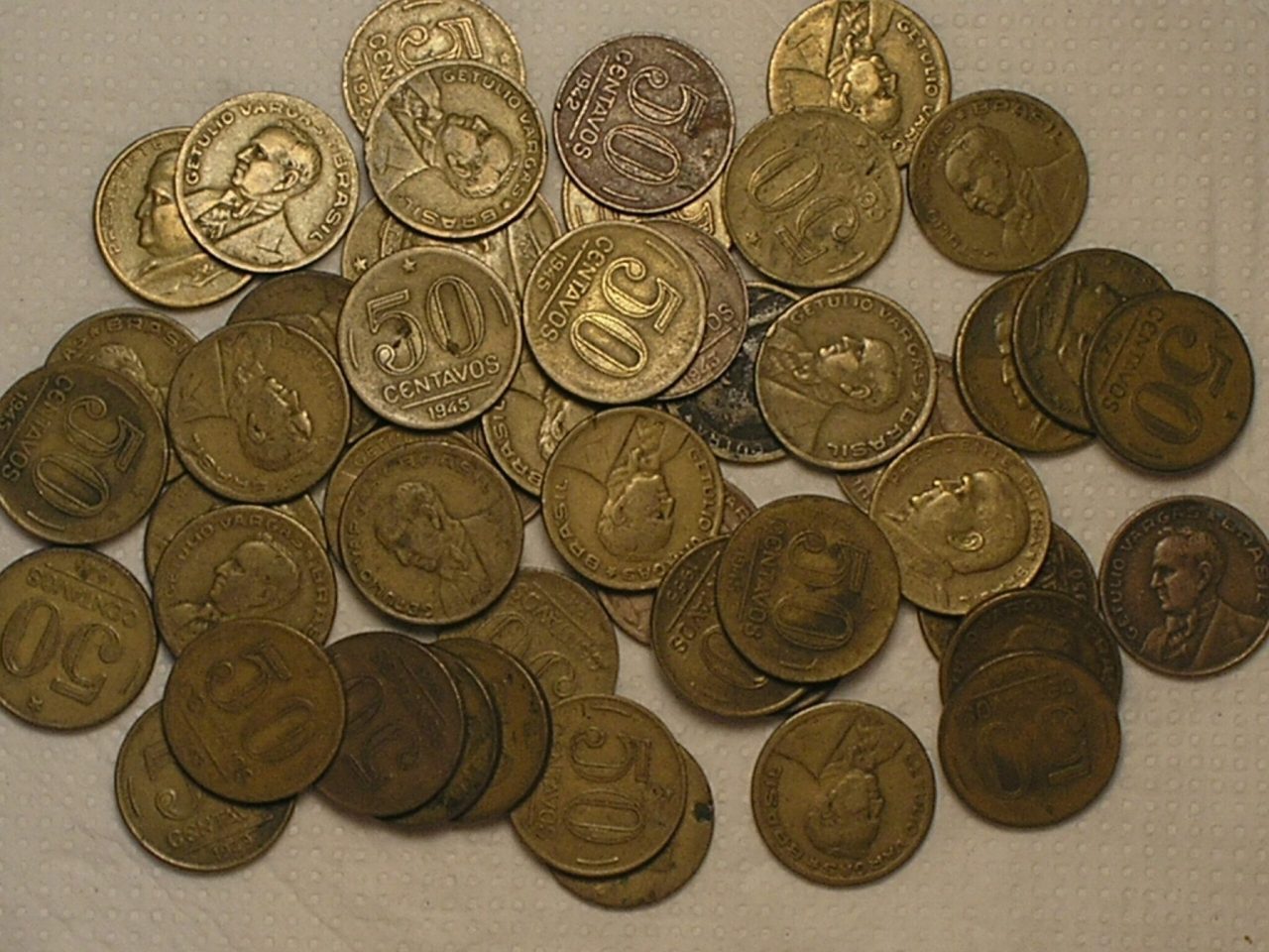 | Casa do Colecionador 50 Moedas de 50 Centavos Bronze/al, bom para coleções, pulseira, trabalhos, etc / cod. 740.2