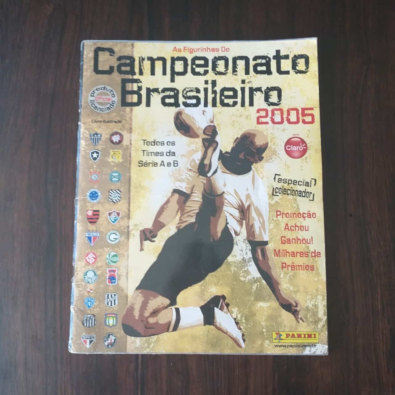 Álbum de Figurinhas - Campeonato Brasileiro 2005 (Incompleto com 388 fig coladas)
