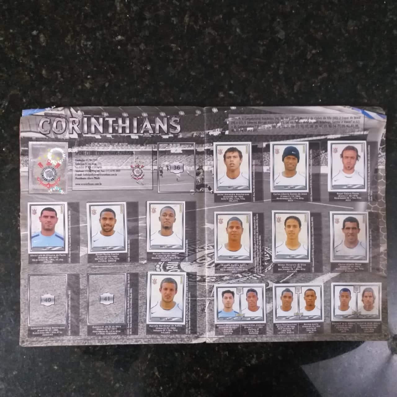 | Casa do Colecionador Álbum de Figurinhas - Campeonato Brasileiro 2006 (Incompleto com 404 fig coladas) SUCATA