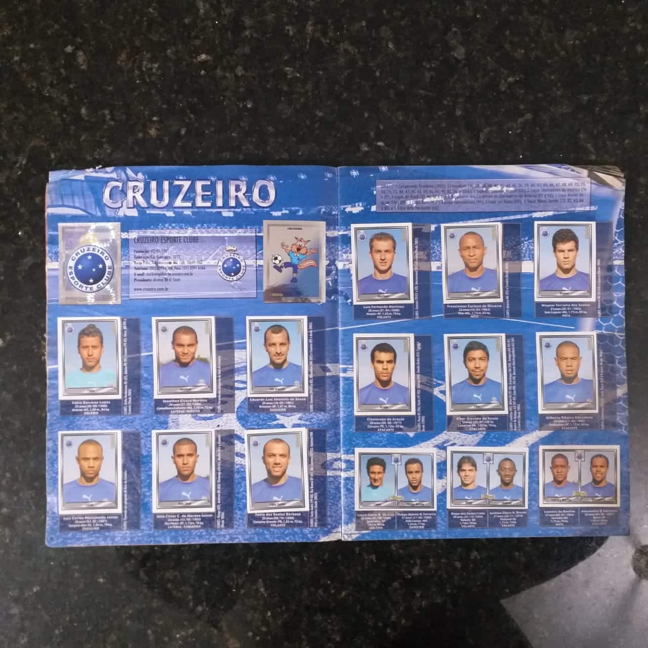 | Casa do Colecionador Álbum de Figurinhas - Campeonato Brasileiro 2006 (Incompleto com 404 fig coladas) SUCATA