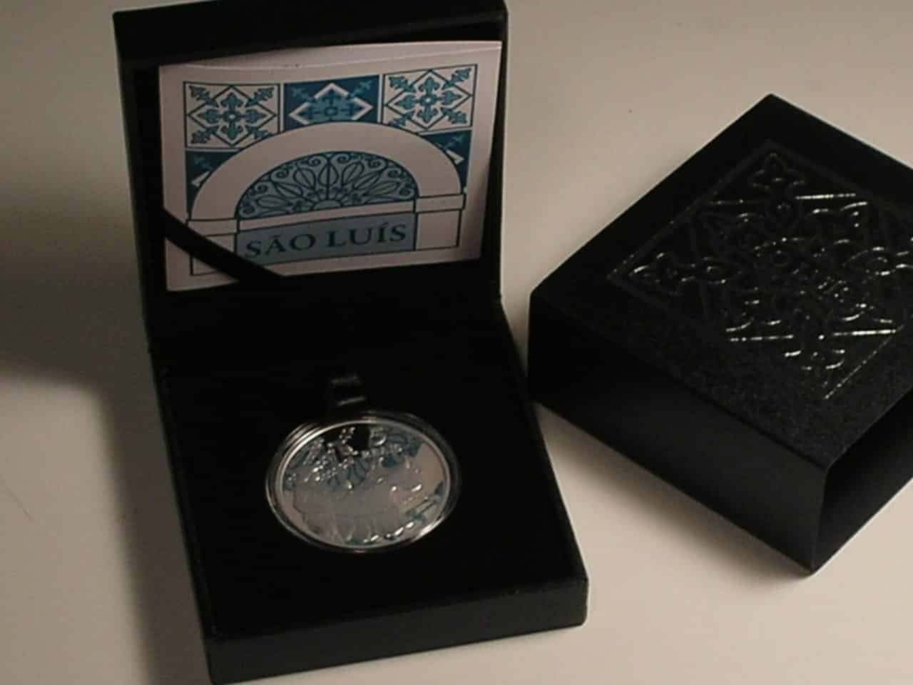 | Casa do Colecionador Estojo São Luiz) 5 Reais - 2014 Unesco / Prata Proof / cod. 10