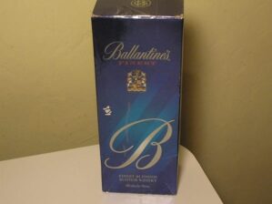Porta garrafa de Whisky Ballamtine's finest Blended - Scotch 8 anos