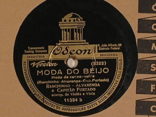 | Casa do Colecionador Disco Antigo Ranchinho E Alvarenga Moda Do Beijo E Licao De Geographia Violao E Viola Sucessos Com Selo De Originalidade