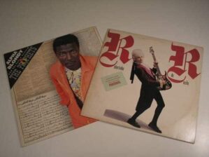 Dois Álbuns disco Vinil - Alpha Blondy P-1989 e Robertinho de Recife P-1990 - Sucessos Incluindo Incluindo temas da Novela Pantanal / perfeito estado