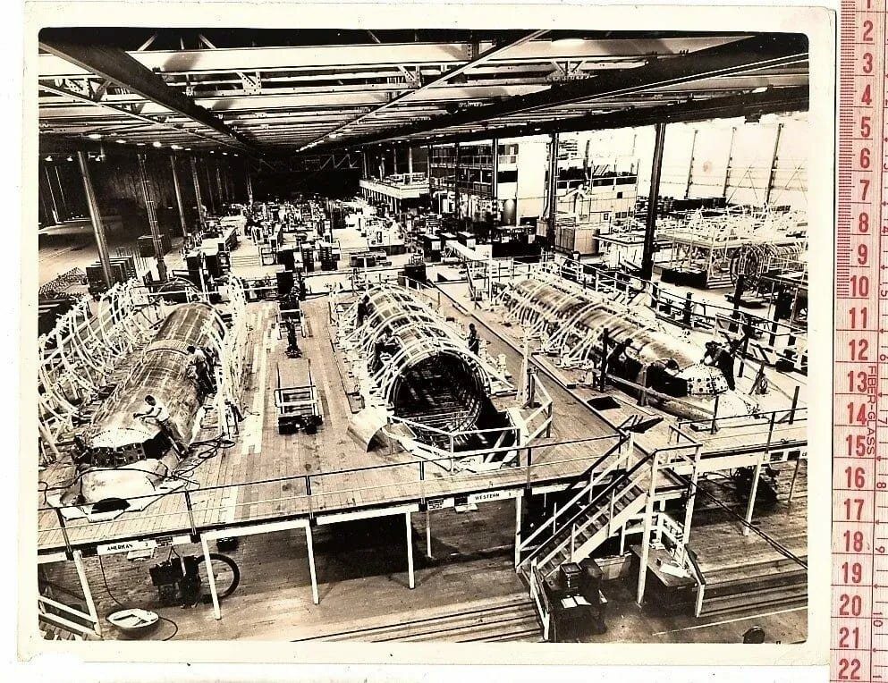 | Casa do Colecionador Fotografia Antiga Fabrica - CV-240 Convair - Varig - Anos 50