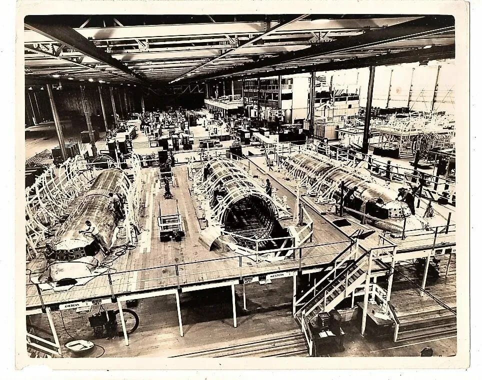 | Casa do Colecionador Fotografia Antiga Fabrica - CV-240 Convair - Varig - Anos 50