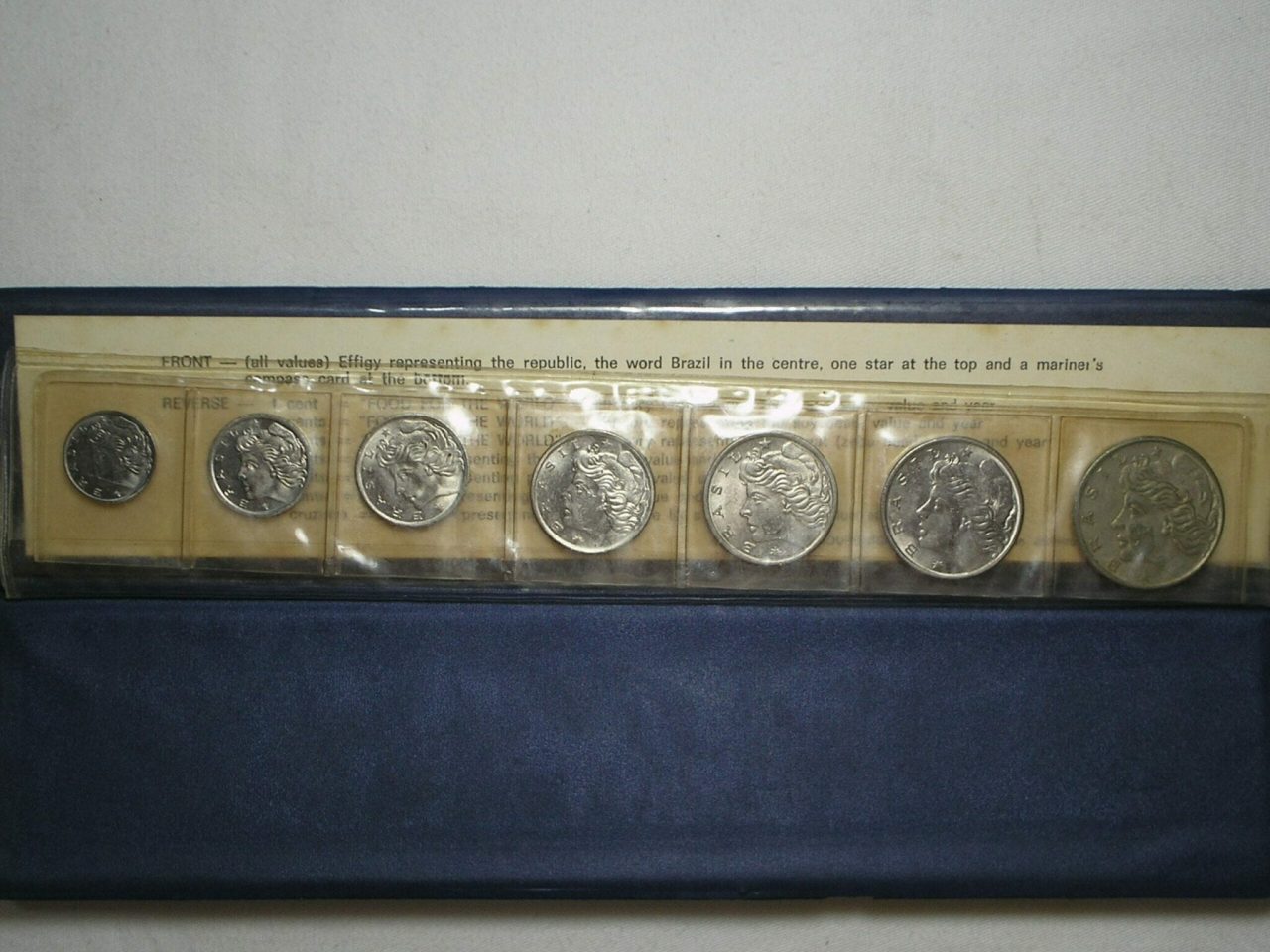 | Casa do Colecionador Venezuela) 5 Centimos - 1946 + 25 Centimos - 1965 + 1 Bolivar - 1967 / Co/Ni / box62
