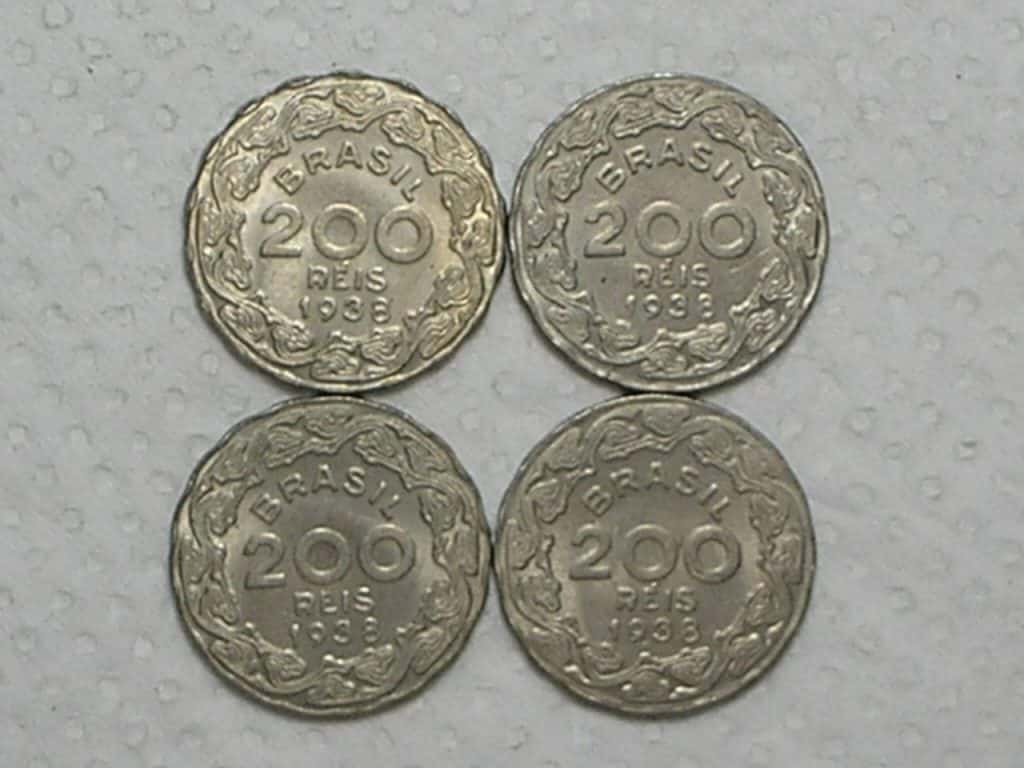 | Casa do Colecionador 4 Moedas) 200 Réis - 1938 / Getúlio / Soberbas / cod.770