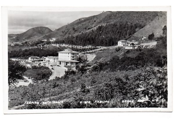 Cartão Postal Fotografico Vista Parcial ( 1 ) - Aguas de Lindoia - SP - Anos 40