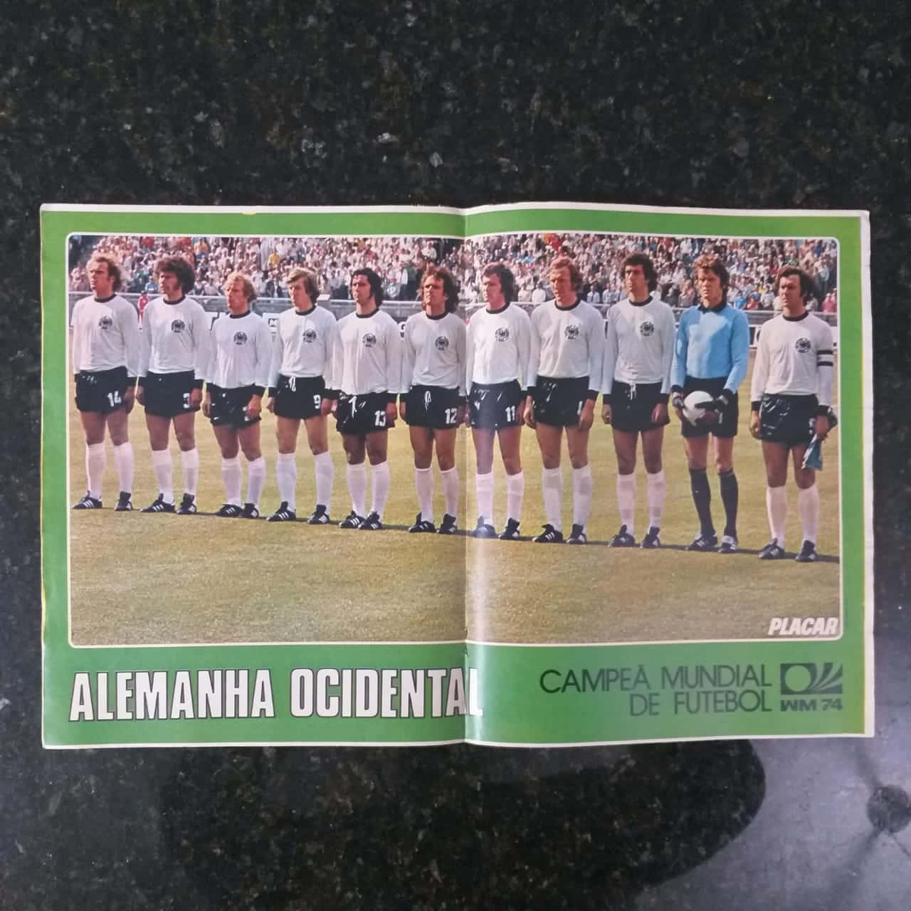 | Casa do Colecionador Placar Nº 0225 (Com pôster da Seleção Alemã - Campeã do Mundo + Jornal Suplemento) 12 de Julho de 1974 (Revista)