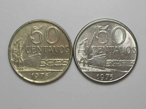As duas de 50 centavos - 1975 com e sem serrilha - são difíceis