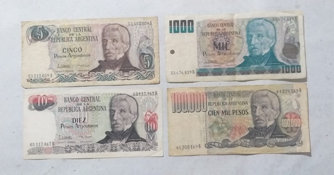 | Casa do Colecionador Argentina - 5, 10, 1.000, 100.000 Pesos Argentinos (Cédulas Estrangeiras)