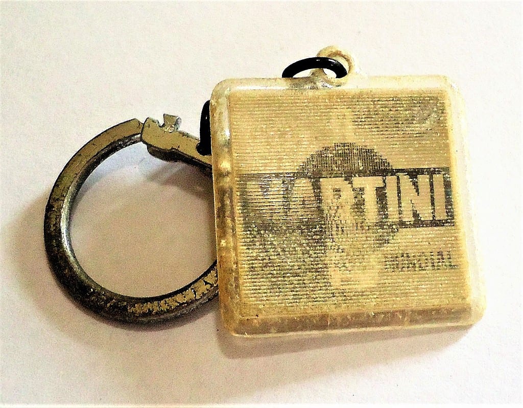 | Casa do Colecionador Chaveiro Antigo Holografico Rum Negrita - Martini - Anos 60