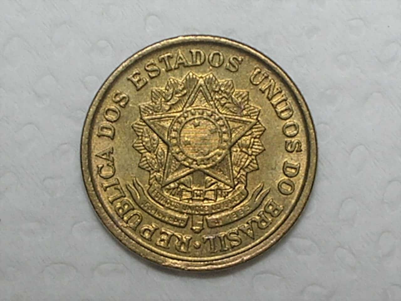| Casa do Colecionador Display com moedas do escudo britânico 🛡 + moeda de One Pound Sku 2155