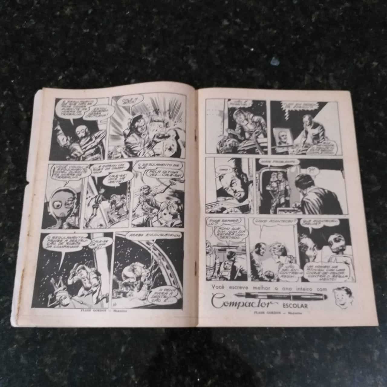 | Casa do Colecionador Playboy Nº 452 (Janeiro/2013) Catarina Migliorini - A Virgem | Revista com Pôster