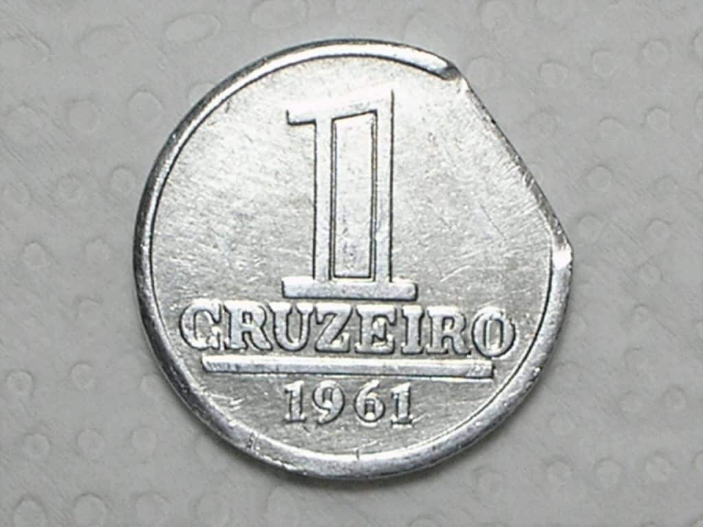 | Casa do Colecionador 1 Cruzeiro 1961 Anomalia De Cunho Com Corte Fim De Chapa Sob M260