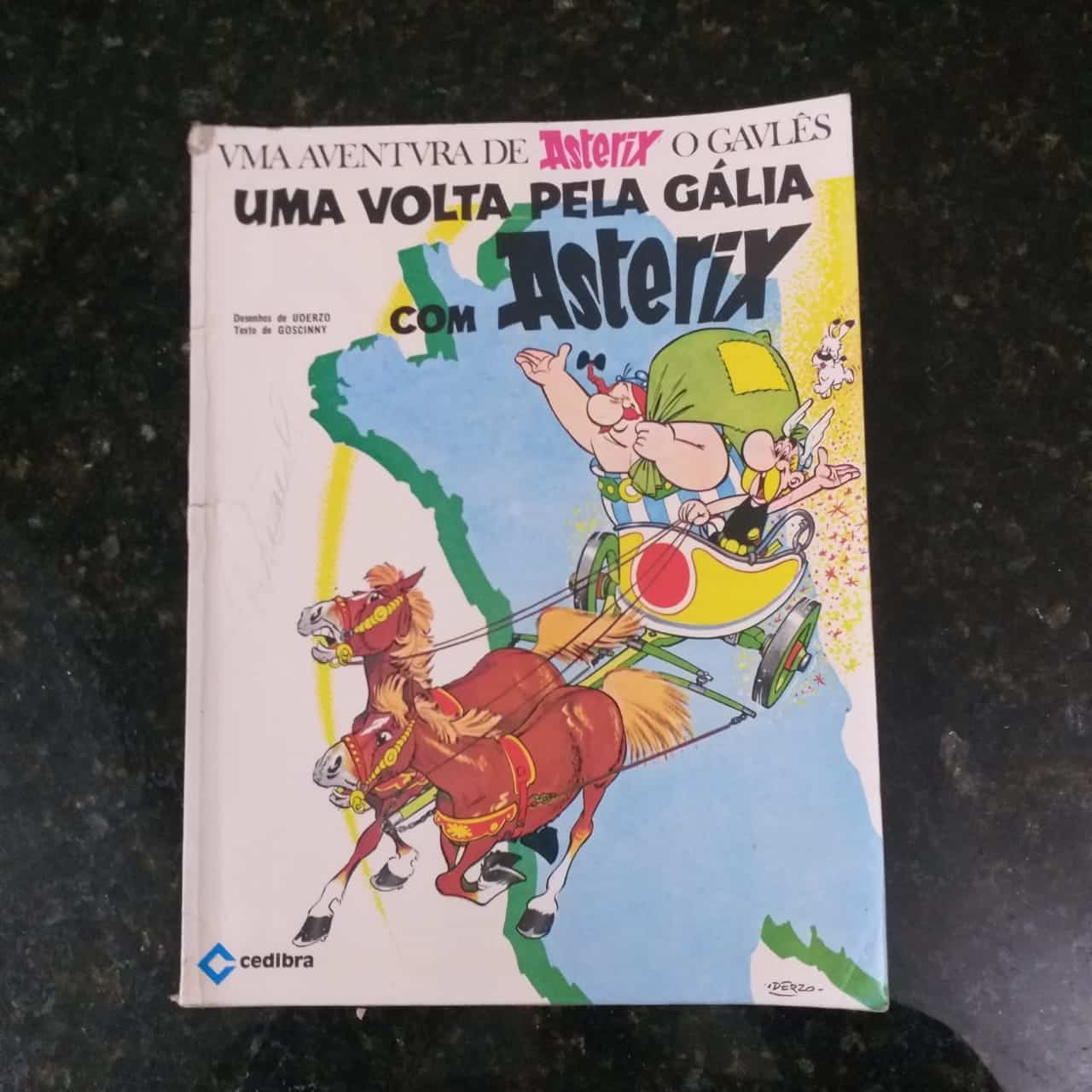 Asterix Nº 10 - Uma Volta pela Gália com Asterix (Editora Cedibra) 1968 - HQ/Gibi