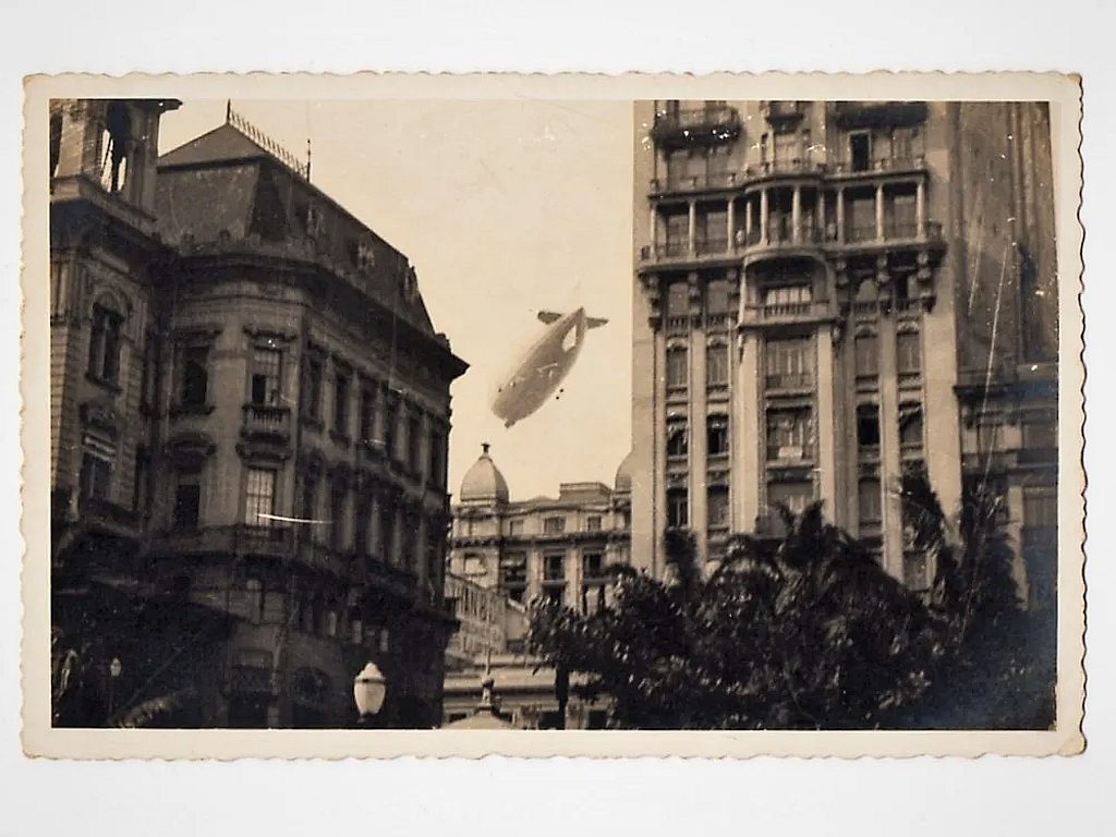 | Casa do Colecionador Cartao Postal Graf Zeppelin Sobre São Paulo - 1933