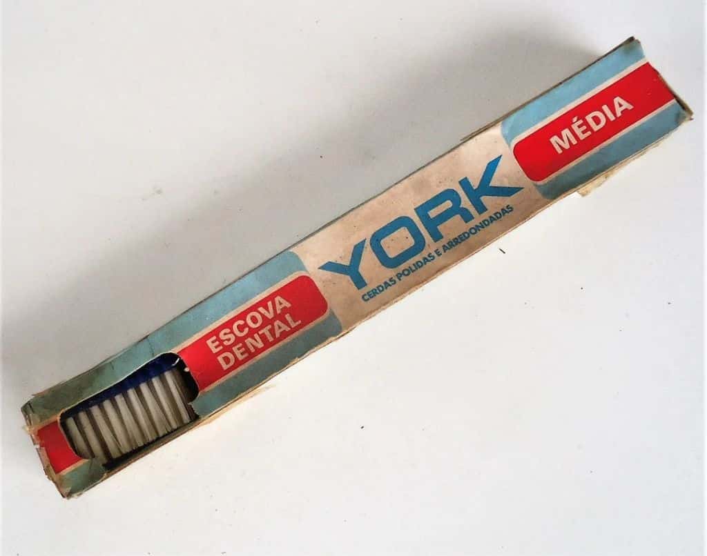 | Casa do Colecionador Antiga Escova De Dentes York - Anos 80 - Memorabilia