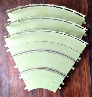 Peça de Autorama Super Pista Estrela - Curva R= 355mm (14") 60º com Acostamento Externo e Interno - Valor Unitário