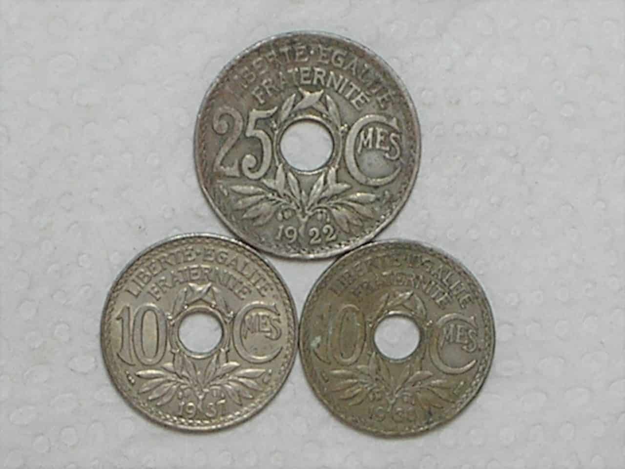 | Casa do Colecionador França) 10 Centimes - 1937 - 1938 / 25 Centimes - 1922 / Holed center / m350