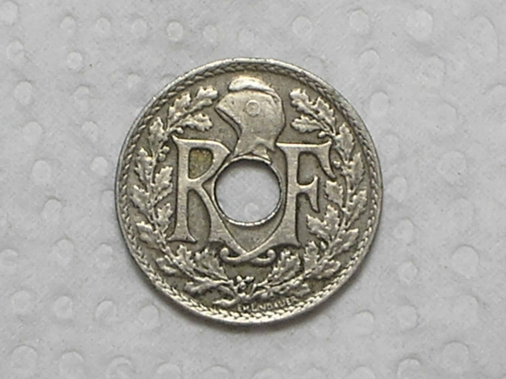 | Casa do Colecionador França) 5 Centimes - 1925 / Holed center / Ni / box19