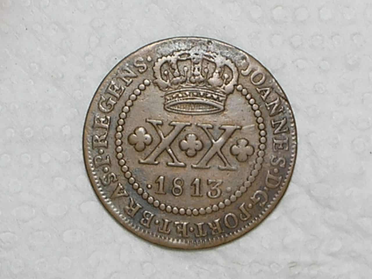 | Casa do Colecionador Variante rara - XX Haster Invertidas) XX Réis – 1813 Rio = 35 Pérolas / Colônia de D. João Principe Regente / Cobre / Mbc / Box2