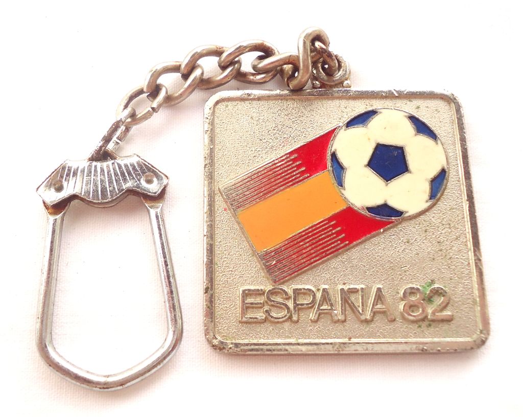 | Casa do Colecionador Antigo Chaveiro em Metal Esmaltado Copa do Mundo de Futebol Espanha 1982