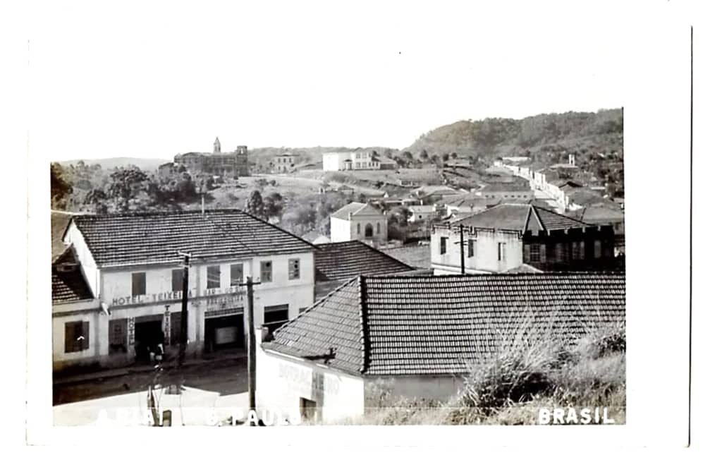 | Casa do Colecionador Cartao Postal Fotografico Apiai - SP - Hotel Teixeira - Anos 40