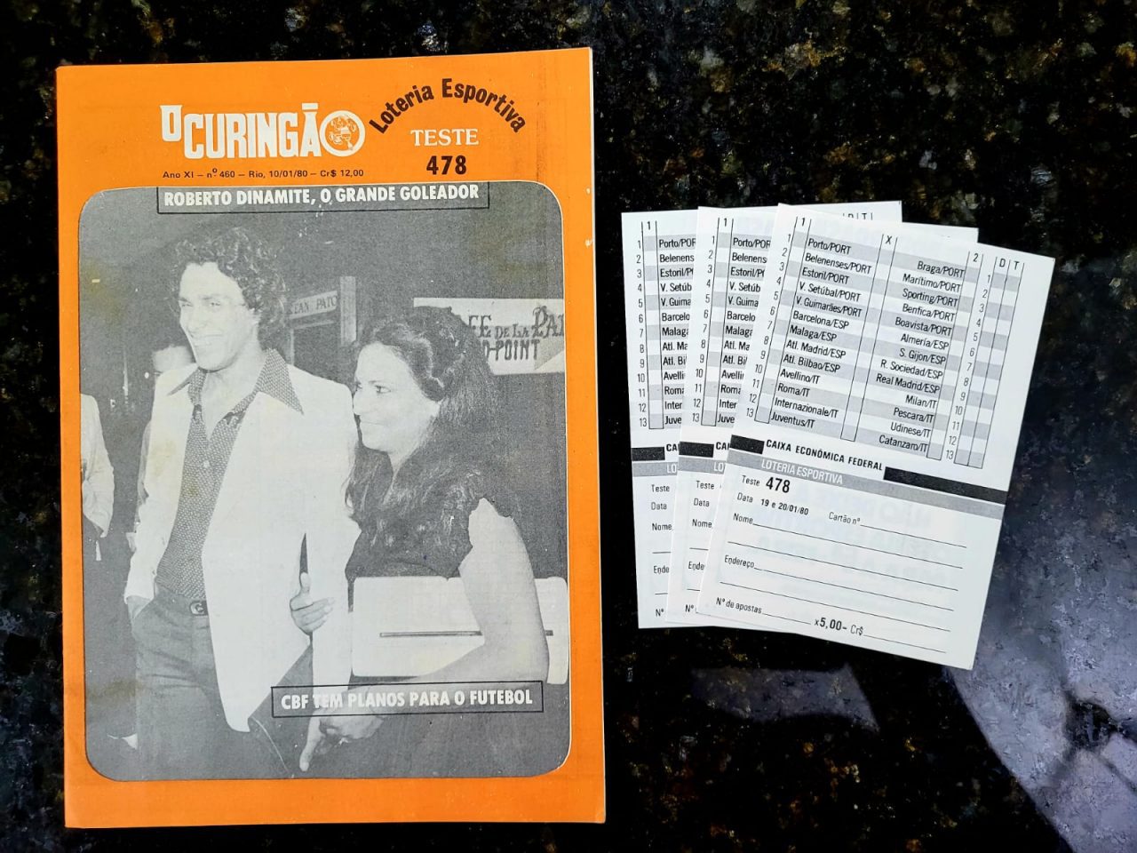 | Casa do Colecionador O Curingão Nº 460 - Roberto Dinamite, o Grande Goleador - Loteria Esportiva Teste 478 - 10//01/1980 (Revista)