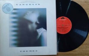 Vinil LP Polydor Vangelis Themes / Hymn the Tao of Love Chariots of Firefox.