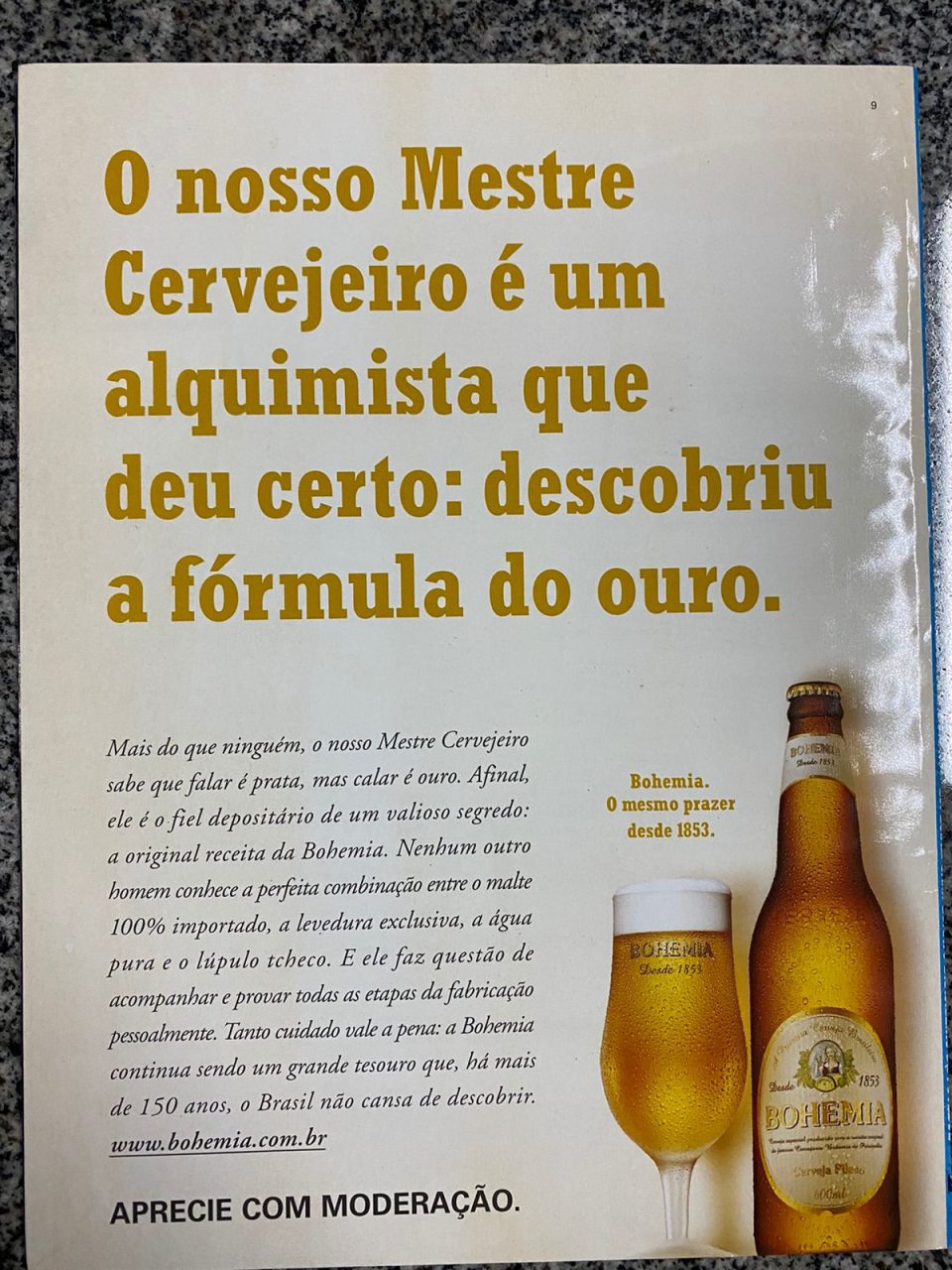 | Casa do Colecionador Playboy Nº 345 - Lívia Lemos - Abril 2004 ( Revista com Pôster)