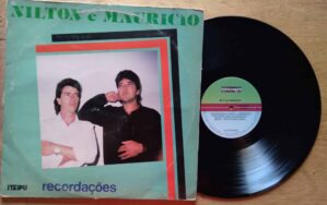 Vinil lp Itaipu Nilton e Maurício 1988 / Recordações com dedicatória