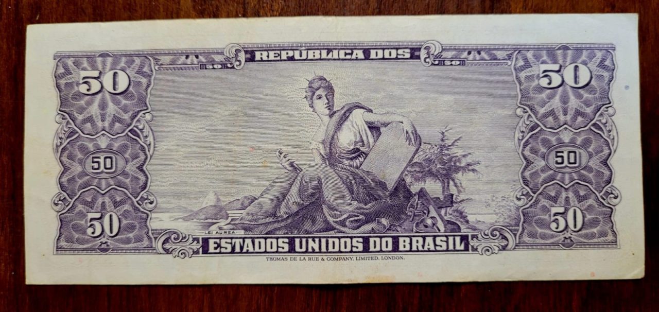 | Casa do Colecionador 50 (Cinquenta Cruzeiros) com Carimbo de 5 Centavos - Cédula C116 - MBC - Nº 044502 (Ano 1967)