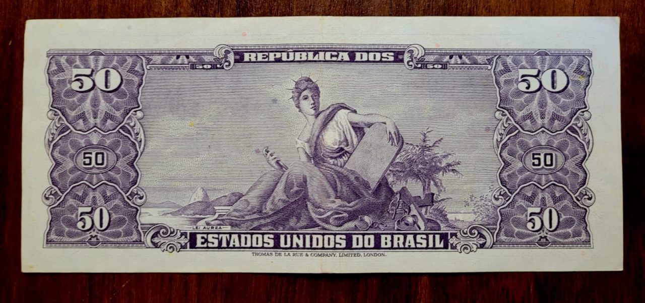 | Casa do Colecionador 50 (Cinquenta Cruzeiros) com Carimbo de 5 Centavos - Cédula C116 - MBC - Nº 098721 (Ano 1967)
