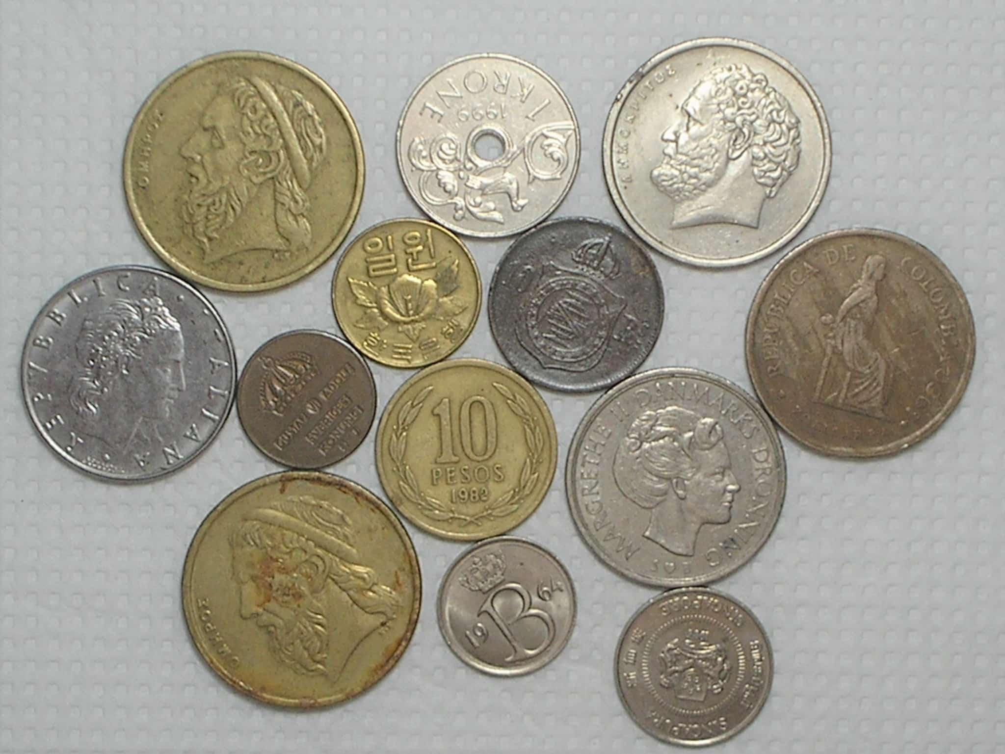 | Casa do Colecionador 12 Moedas Estrangeiras + uma do Brasil 10 Réis - 1868 / Cod. 200