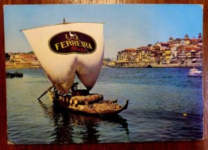 Cartão Postal Estrangeiro - Portugal (Porto) O Douro - Barco Rabelo e Vista Parcial da Cidade