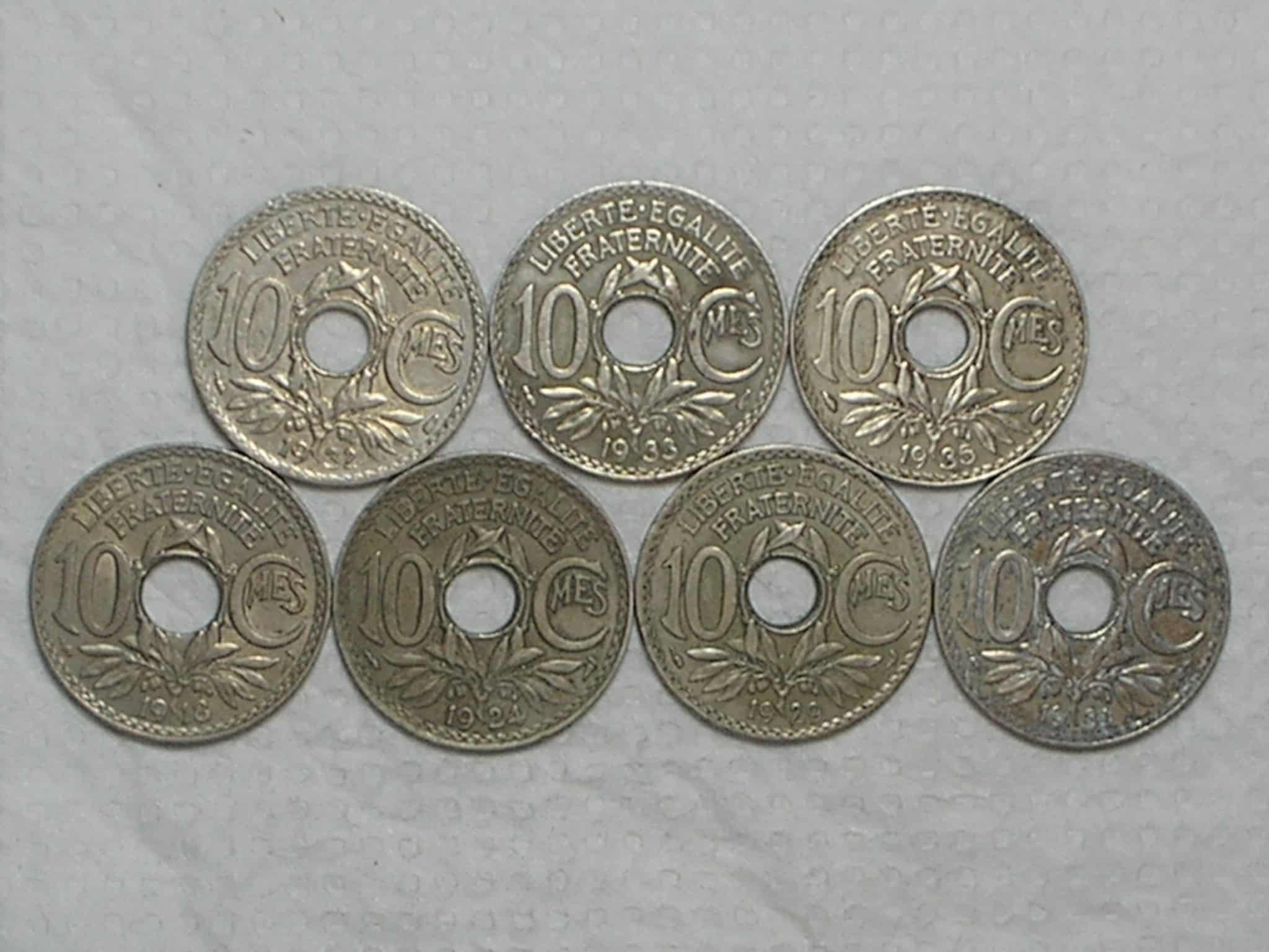 | Casa do Colecionador França) 10 Centimes - 1918/1924/1929/1931/1932/1933/1935 / Holed center / Ni / box30